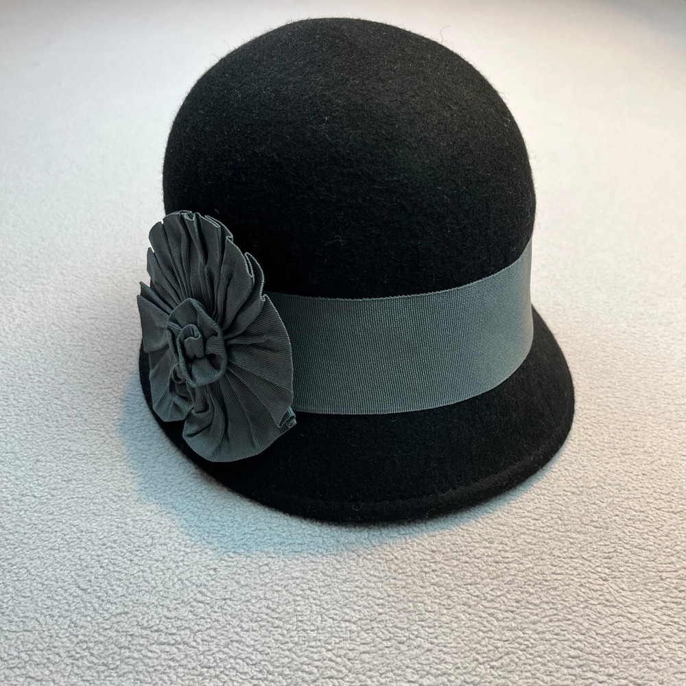 D&Y Womens Black 100% Wool Cloche Hat Grey Ribbon Flower Accent ABU7062 Vintage